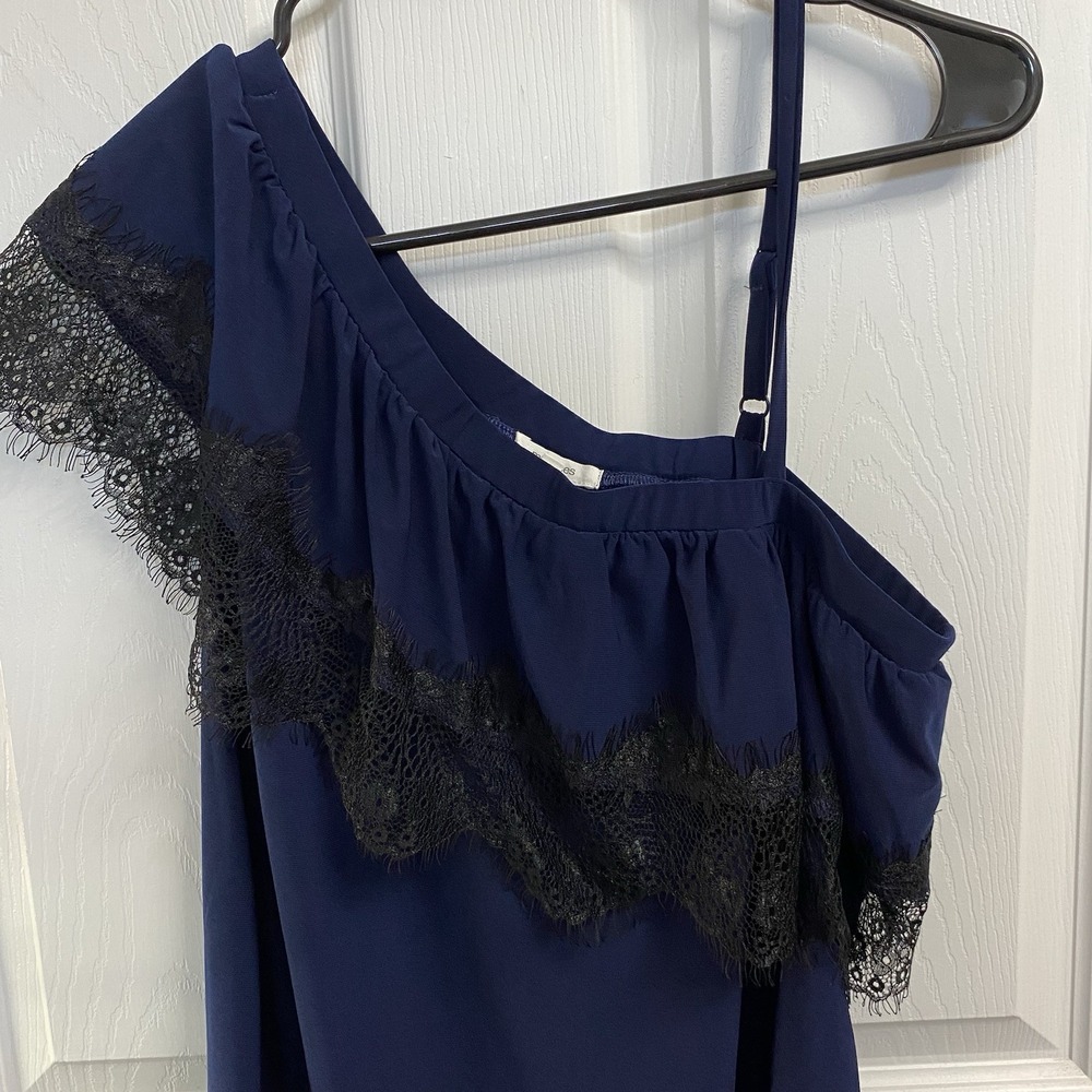 MAURICE'S SIZE MEDIUM BLUE AND BLACK‎ LACE TRIM  ONE SHOULDER BLOUSE / TOP.
